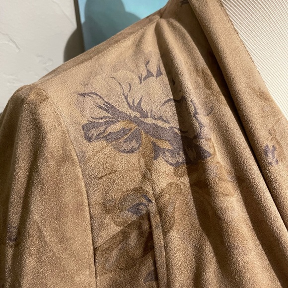 Kut from the Kloth XS faux suede floral jacket - Picture 6 of 7